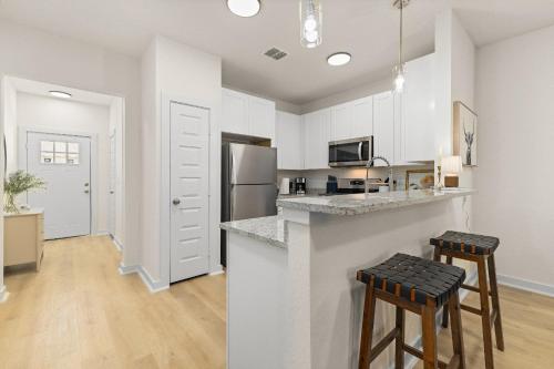 Pool & Pickleball | Sea World | Sleeps 8 in Castroville (TX)