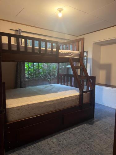 Room near Airport SJO in San Antonio del Tejar