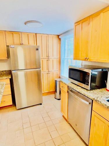 Létesítmények, Midtown 2BR Townhouse | Walk to Park, Sleeps 6+ in Ansley Park