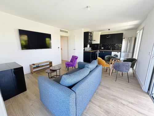 Comfort and relaxation in a residence with a pool in Saint-Isidore