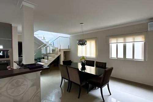Portal da Olaria | Casa com piscina a 200m da praia – khách sạn tại Praia da Olaria