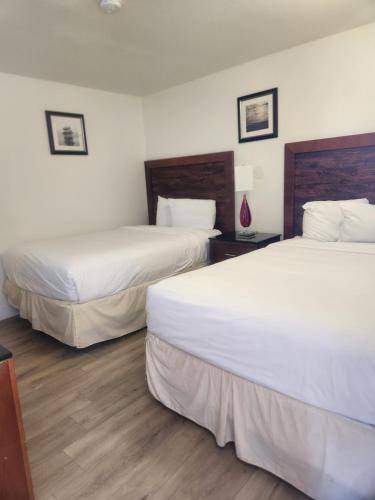 2 double beds