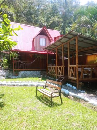 Montañita Lodge (Montanita Lodge) in 拉梅爾塞