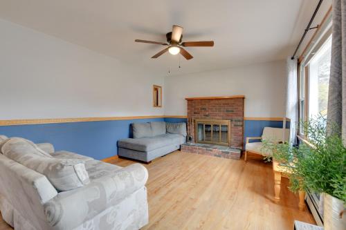 15 Mi to Cochran's Ski Area: Cozy Home w/ Yard! in Essex (VT)