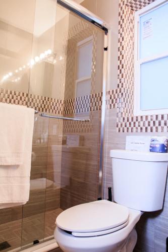 Junior Suite with Pool View image 4