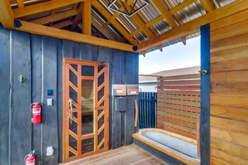 12 Mi to Bozeman Pet-Friendly Gem with Sauna and Yard in Belgrade (MT)