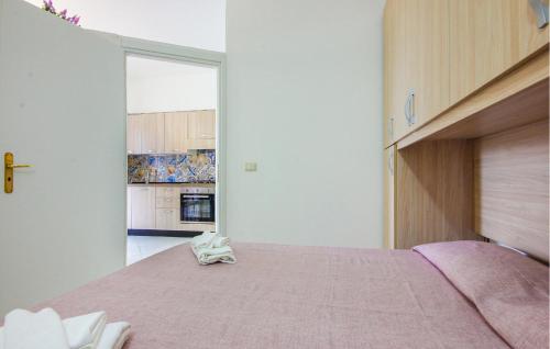 1 Bedroom Awesome Apartment In Casal Velino in 阿斯瑪麗娜