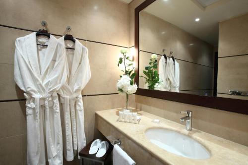 Starhotels Ritz - image 11
