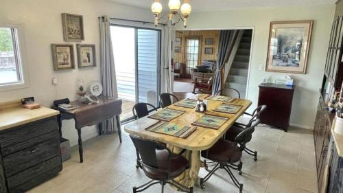 Létesítmények, Stunning Cottage with Fire Pit in Saratoga, Wyoming in Saratoga (WY)