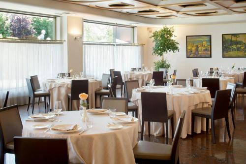 Starhotels Cristallo Palace - image 10