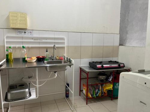 Kitchen, Pacific Place Ara Damansara in Sultan Abdul Aziz Shah Airport