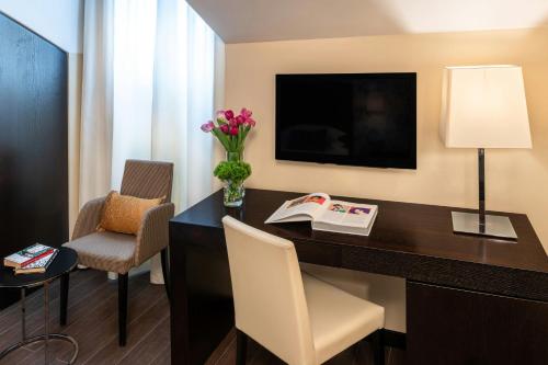 Starhotels Majestic - image 6