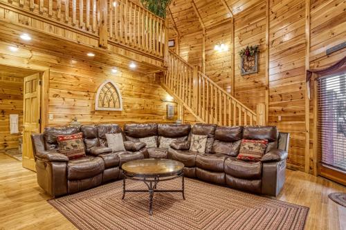 Declans View - Cozy 1 bedroom with Game room and Great Mountain Views! cabin in Sevierville, USA