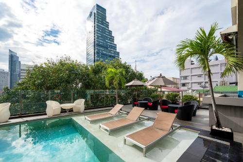 Svømmebasseng, Hilton Garden Inn Bangkok Silom in Silom