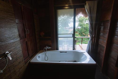 Bathroom, Mae Buya Coffee Farm Stay near Romeyen original