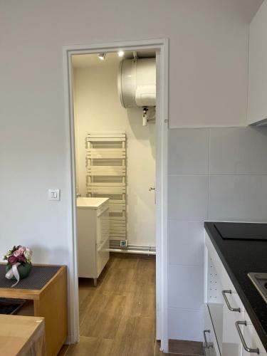 Studio renove avril 2024 wifi et parking in Le Port Marly