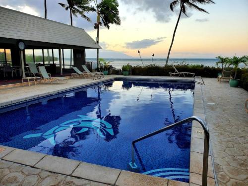 Oceanfront true 2 bedroom wlanai on Molokai in Ualapue (HI)