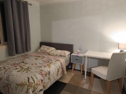 Budget Queen Room - 49a4 in Nyugat-Sydney