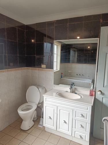 Budget Queen Room - 49a4 in Nyugat-Sydney