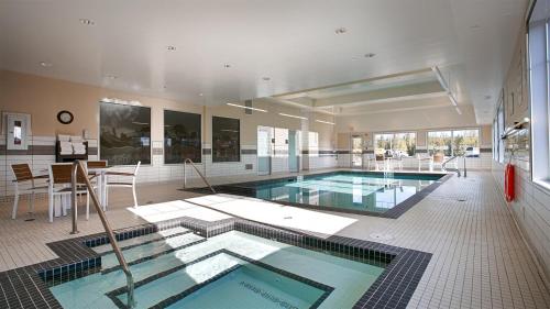 Mountain View Inn & Suites in 森德雷 (AB)