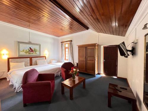 Tea Bush Hotel - Nuwara Eliya Room Type - Standard - 1 Bed Double Non-Smoking