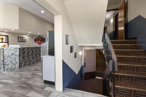 Lobby, Super 8 By Wyndham Winona Mn in Winona (MN)