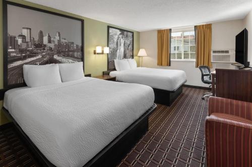 Super 8 By Wyndham Winona Mn in Winona (MN)