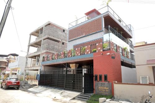 VLuv Home Stay – khách sạn tại Koyambedu