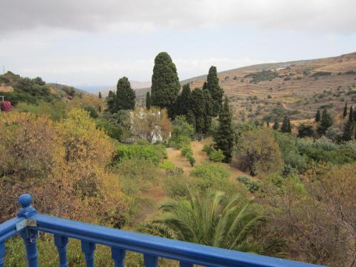 Lefkes Village