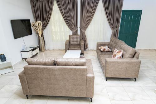 Hidden Gem in Tema 25 in Dawhenya