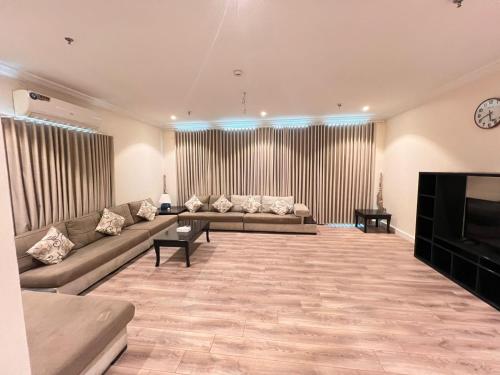 Alshaheen Suites, Gedda