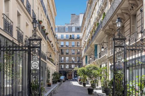 WS Opéra-Folies Bergères, Paris
