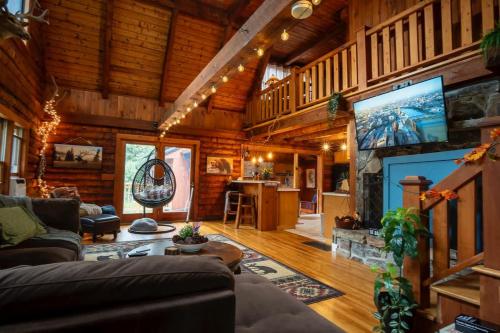 Cozy Log Cabin- W Fireplace in Frenklina (NH)