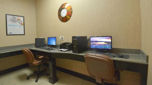 Holiday Inn Express Baton Rouge North an IHG Hotel - image 12