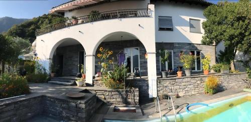 Exterior view, Casa Tintinnio in Brione sopra Minusio