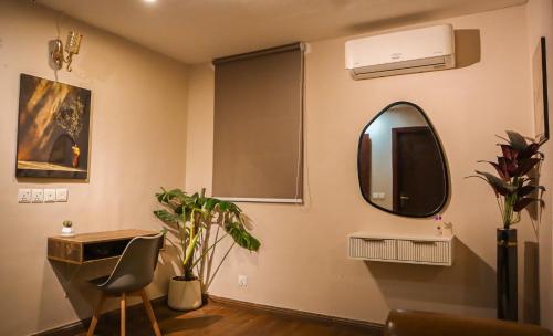 Cozy Two-Bedroom Apartment with Balcony - main image