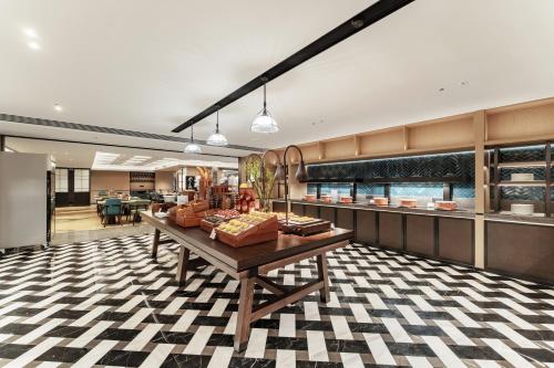 餐廳, 重慶福朋喜來登酒店 (Four Points by Sheraton Chongqing) in 重慶