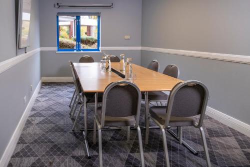 Holiday Inn Express Birmingham NEC an IHG Hotel - image 13