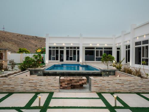 Al-Salam Villa-Family Pool & Private Garden in Rustaq