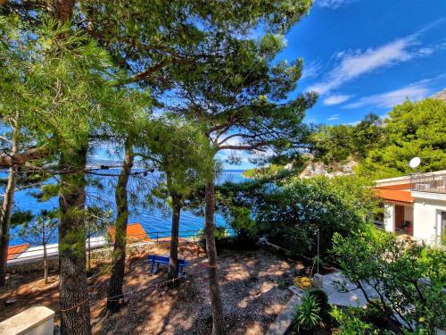 Apartments by the sea Mimice, Omis - 2972 in 米米采