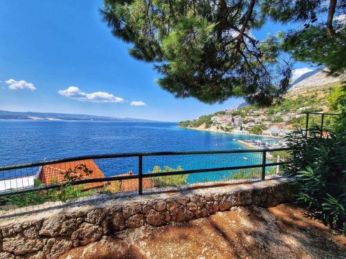 Apartments by the sea Mimice, Omis - 2972 in 米米采