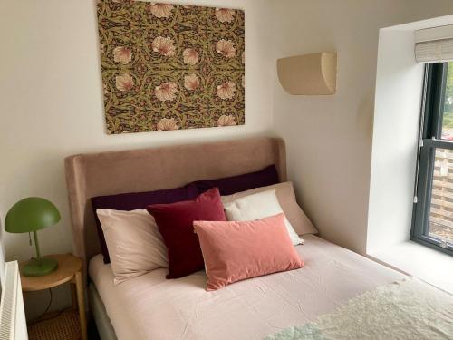 The Laws Canalside Townhouse, central Retford in Retford