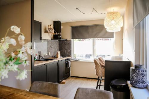 virtuve, Sfeervol vakantiehuis met sauna omgeving Breda - VP100 in Hoeven (North-Brabant)