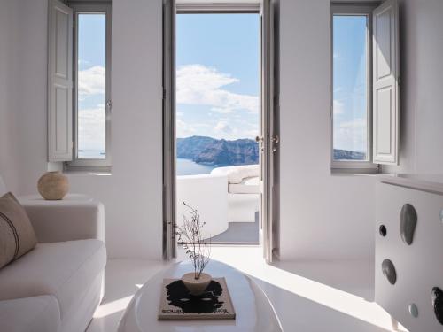 Canaves Oia Sunday Suites - image 6