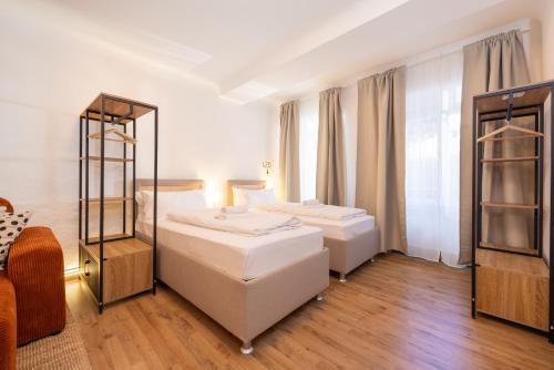 75m Group Oasis next to Park, Parking, Fast WiFi, Airport & Central Station connection in Treptow