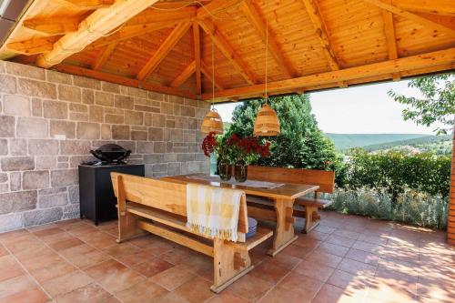 Family-friendly apartments with swimming pool Otok, Zagora - 23216 in Otok