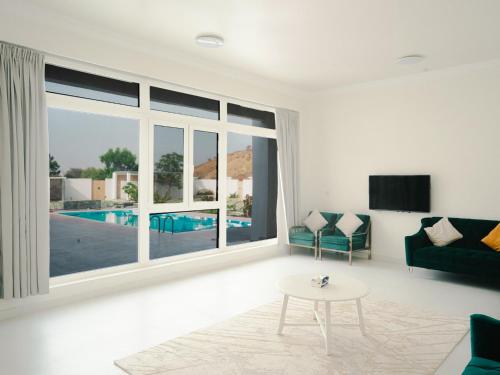 Al-Salam Villa-Family Pool & Private Garden in Rustaq