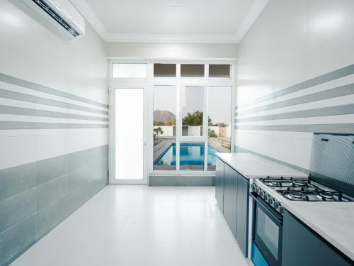 Al-Salam Villa-Family Pool & Private Garden in Rustaq