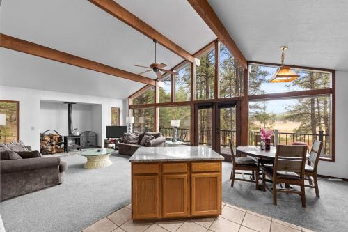 Facilities, Forest Cabin Retreat Overlooking a Meadow Pond in Kachina Village (AZ)