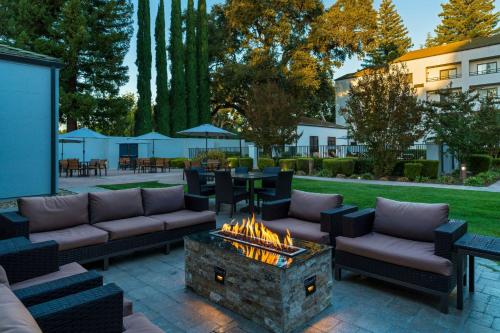 Courtyard By Marriott Sacramento Airport Natomas